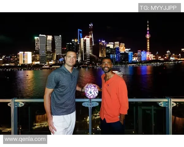 足球明星中国行精彩瞬间回顾与球迷互动热潮分析